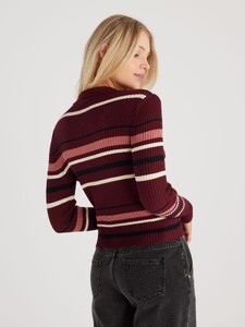 520910_burgundystripe_outfit_l.jpg