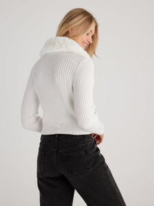 521121_cream_outfit_l.jpg
