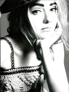 572044556_ARCHIVIO-VogueItalia(February2010)-DakotaFanning-002.thumb.jpg.1e6f6842ed1e83ed685b9dd207c5e420.jpg