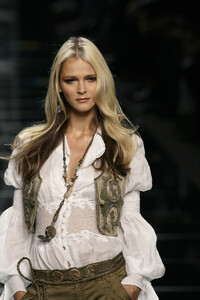 574276951_ErmannoScervino2007WomenRTW5.thumb.jpg.161a43ac42af7bf13c43abc155f70041.jpg