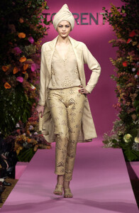 580995733_Torrente2002HauteCouture17.thumb.jpg.2dcfe848dd24d030a2d4b7a706afefad.jpg