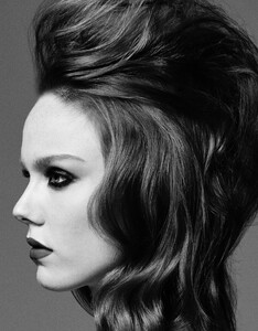 583270780_VogueJapanMarch201826.thumb.jpg.3a498646626786a725a2fef6bab4905d.jpg