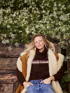 59739692_VogueParisNovember201908.thumb.jpg.42d90fc96da60f3ab7e67684af8bda83.jpg