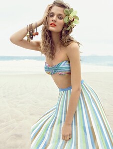 699317590_VogueBrazil(November2012)-MarDeFlores-005.thumb.jpg.9f4c556796f88ac6ff8cd1e04aad427a.jpg