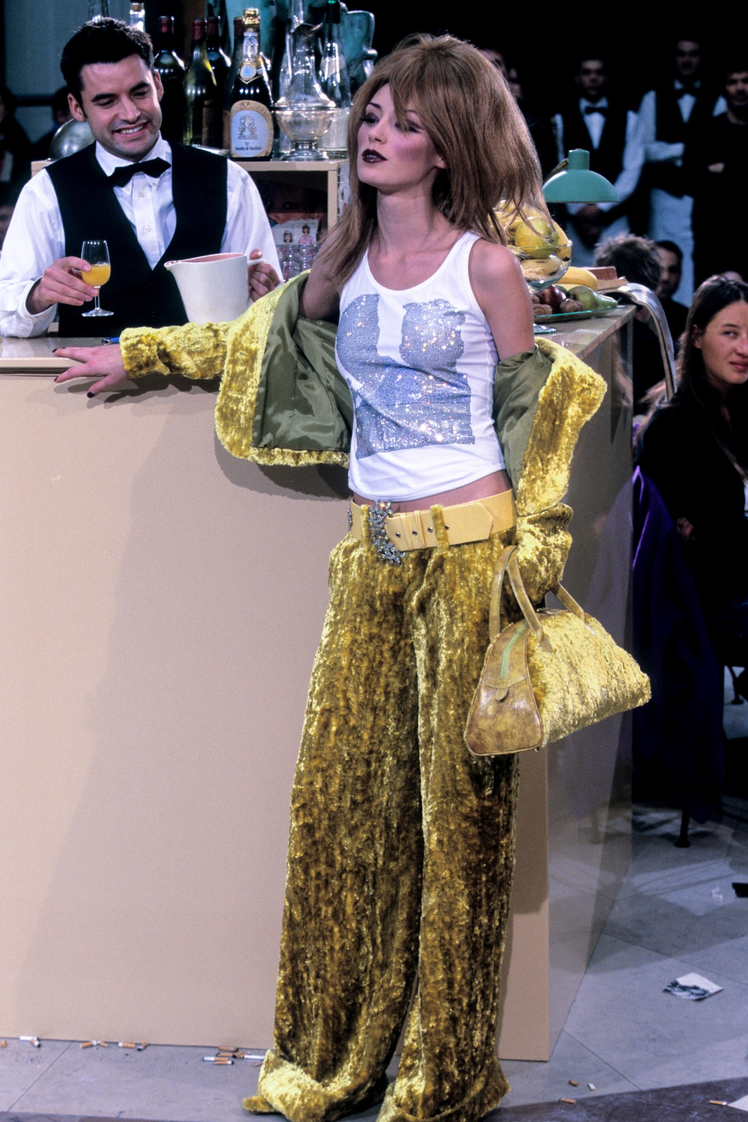 Seredin et Vasiliev 2001 Women RTW 13.jpg