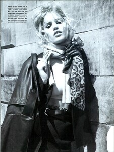 708031520_ARCHIVIO-VogueItalia(August2009)-GeorgiaMayJagger-008.thumb.jpg.bedf533b66d9fa5ff5ff1d943b81acc9.jpg