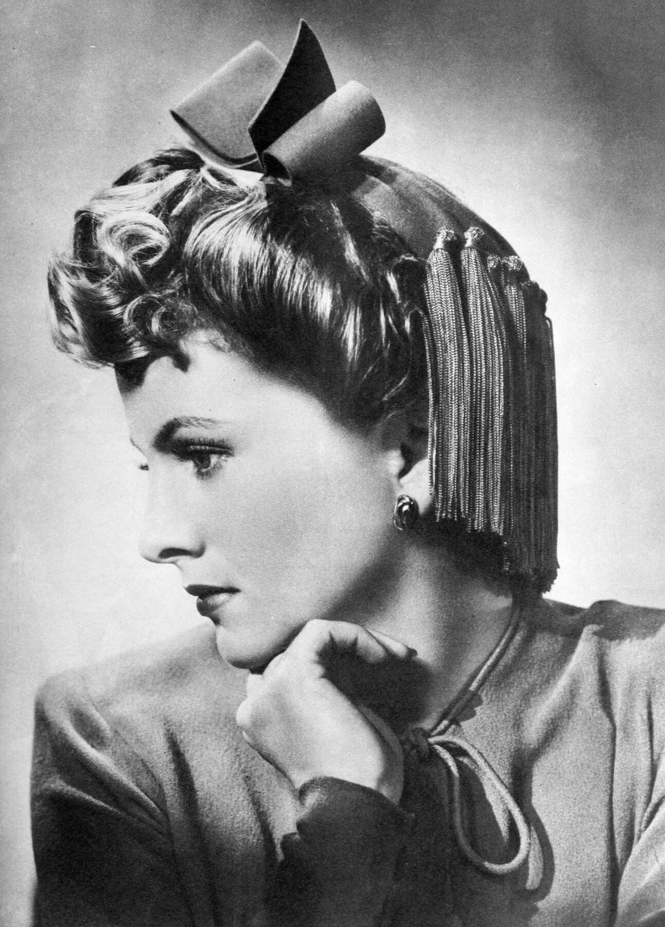 Шляпы 50 годов. Гламур Голливуда 1930-1940. Катерина Фонтейн. Шляпки 1940х Америка голливудские. Прически 40 годов.