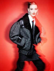 766857652_VogueChinaDecember2018-7.thumb.jpg.ae8703fe632b095d1a3e668c4105d4e4.jpg