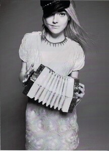 846960067_ARCHIVIO-VogueItalia(February2010)-DakotaFanning-012.thumb.jpg.39a4ee3f652e56b783d578b536b1a08a.jpg