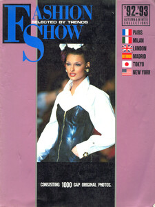 Linda Evangelista-Fashion Show-unk.jpg