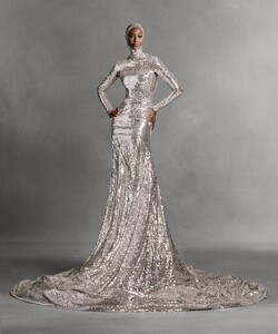 898626651_VogueUSNovember2020103.thumb.jpg.f0c8f3eef80508f1d1b6d15fe0eca665.jpg