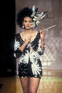 956448288_ChristianDior1995HauteCouture94.thumb.jpg.2bda5d99fedf0a93d6f7b1fffea489a3.jpg