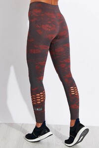 Adidas-x-Stella-McCartney-Essential-Seamless-Tight-DY4197-Grey-Five-Clay-Red-0003.thumb.jpg.f730699a37cbb6738e34bdeeb96580a8.jpg