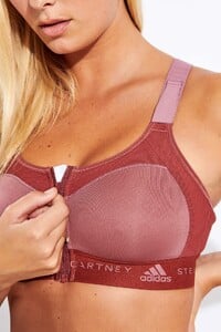 Adidas-x-Stella-McCartney-Mastectomy-Bra-DZ7727-Blush-Mauve-SMC-0034_cc787589-2f8f-4ef4-9bf0-78dfad33e75c.jpg