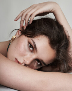 Carmen-Mathilda-Cynthia-Fashion-Editorials-13.jpg