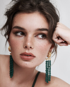 Carmen-Mathilda-Cynthia-Fashion-Editorials-15.jpg