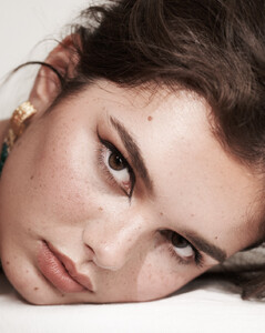 Carmen-Mathilda-Cynthia-Fashion-Editorials-20.jpg