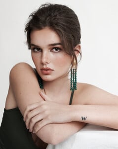 Carmen-Mathilda-Cynthia-Fashion-Editorials-24.jpg