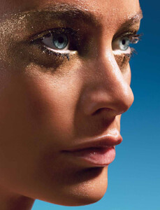 Carolyn_Murphy_by_Emma_Summerton_(Gold_Digger_-_W_April_2012)_3.thumb.jpg.0f4799c4222fd8d91368bee7d5420d59.jpg