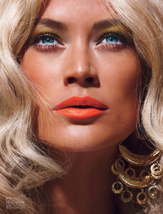 Carolyn_Murphy_by_Emma_Summerton_(Gold_Digger_-_W_April_2012)_7.thumb.jpg.599424d31fbe1d1644a6d822393fab7d.jpg