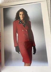 ChristianDiorPrintEte1990catalog.thumb.jpg.6e76458318831cd2dd3e70da18cff408.jpg