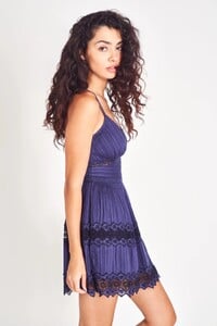 D1837-1347-CINNAMONDRESS-MIDNIGHT_004_1_result.jpg