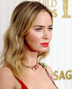 Emily_Blunt_-_29th_Annual_Screen_Actors_Guild_Awards_in_Los_Angeles2C_February_262C_202330.jpg