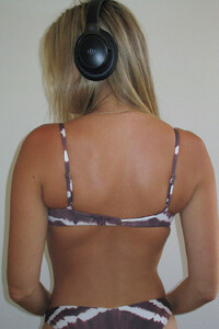 FrankiesBikinis-PamTop-TaroTieDye-Back_750x.jpeg