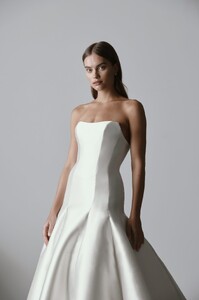 MAISON-ARIEL-TOLEDANO-BRIDAL-23_By-Roy-Peri_12-09-22_525-scaled.jpg