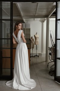 MAISON-ARIEL-TOLEDANO-BRIDAL-23_By-Roy-Peri_12-09-22_897-scaled.jpg