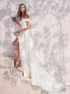 Maggie-Sottero-Ekaterina-A-Line-Wedding-Dress-22MW965A01-Main-IV.jpg