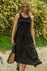 NatalieMidiDressinBlackdetail_20230413w_1068x.jpeg