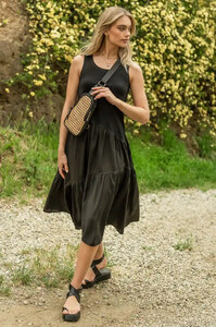 NatalieMidiDressinBlackwalking_20230413w_1068x.jpeg