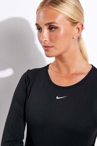 Nike-DRIFIT-ADV-LONGSLEEVE-TOP-DD0593-010-BLACK-REFLECTIVE-SILVER-0023.jpg