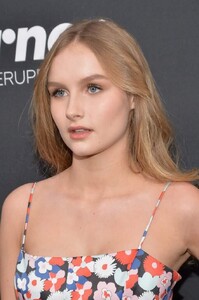 Olivia-DeJonge-26.jpg