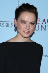 Picture_Pub_Daisy_Ridley_02_1.jpg