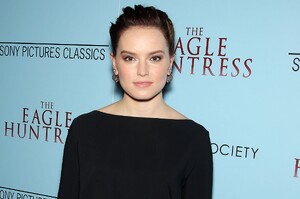 Picture_Pub_Daisy_Ridley_06_2.jpg