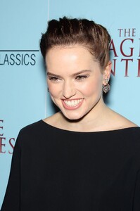 Picture_Pub_Daisy_Ridley_08_1.jpg