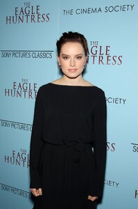 Picture_Pub_Daisy_Ridley_09_2.jpg