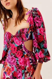 ScarlettMiniDress_03.webp