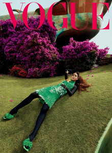 Summerton_Vogue_Mexico_September_2021_Cover_02.thumb.jpg.5015876d798d91d95546f27e8564d9ee.jpg