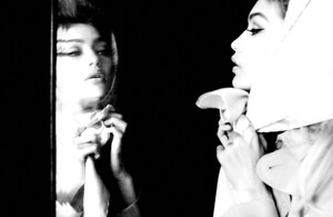 W-September-2015-Gigi-Hadid-by-Steven-Meisel-07.thumb.jpg.8ab5efaab2b8790587e1b414ccee5958.jpg