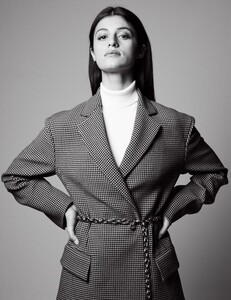 Woman_Madame_Figaro_281129.jpg
