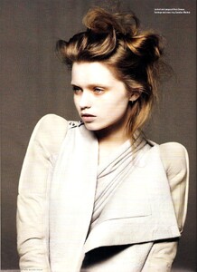 abbeyleekershawi-dmagazinewinter200903.jpg