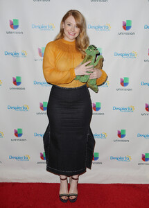 actress-bryce-dallas-howard-is-seen-on-the-set-of-despierta-america-picture-id583765002.jpg