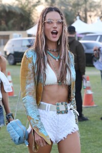 alessandra-ambrosio-coachella-valley-music-and-arts-festival-in-indio-04-14-2023-5.jpeg