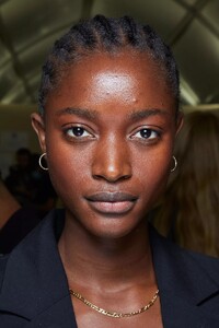 backstage-defile-isabel-marant-printemps-ete-2022-paris-coulisses-110.thumb.jpg.5b73f46a39024560b904b0e99d3740b0.jpg