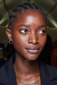 backstage-defile-isabel-marant-printemps-ete-2022-paris-coulisses-111.thumb.jpg.1f3ea27924a1688b5a67210e19329735.jpg