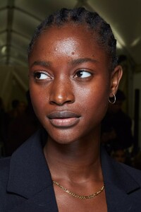 backstage-defile-isabel-marant-printemps-ete-2022-paris-coulisses-113.thumb.jpg.1fceedfe86f75a75927a6090515886fd.jpg