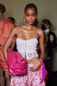 backstage-defile-isabel-marant-printemps-ete-2022-paris-coulisses-186.thumb.jpg.64a7ad4a714ec5774b60ed14ab170b2e.jpg